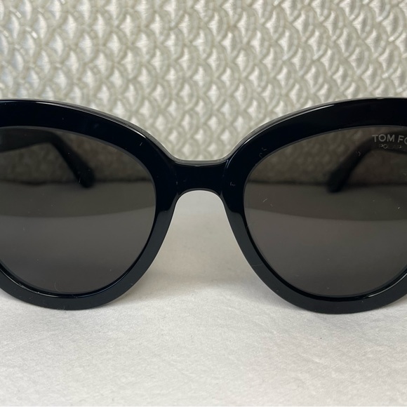 *SOLD ELSEWHERE* TOM FORD Izzi Acetate Cat-Eye Polarized Sunglasses - Picture 5 of 11